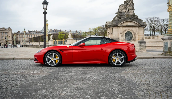 location-FERRARI-Paris-roadstr