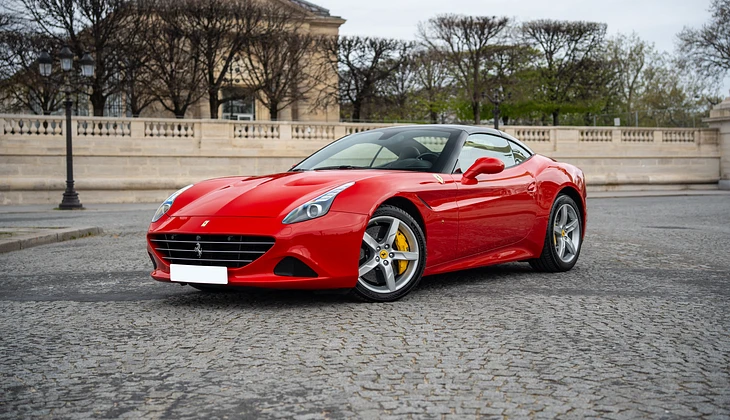 location-FERRARI-Paris-roadstr