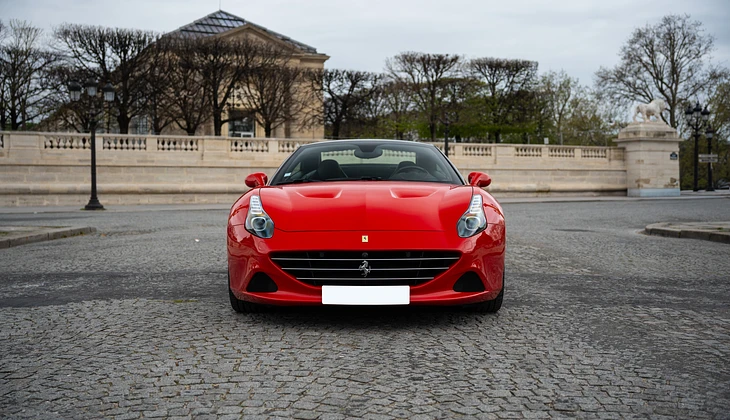 location-FERRARI-Paris-roadstr