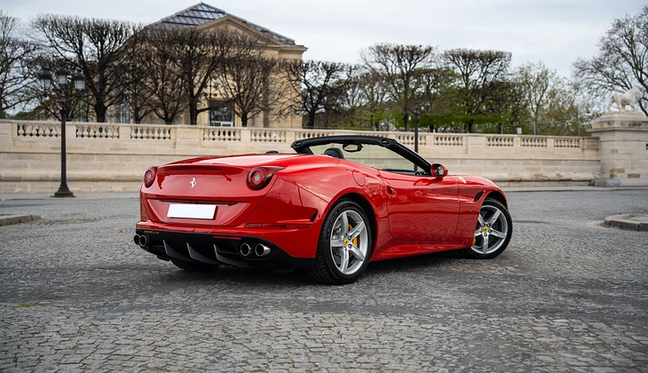 location-FERRARI-Paris-roadstr
