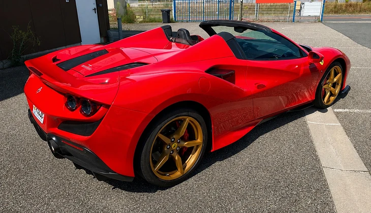 location-FERRARI-Bruges-roadstr