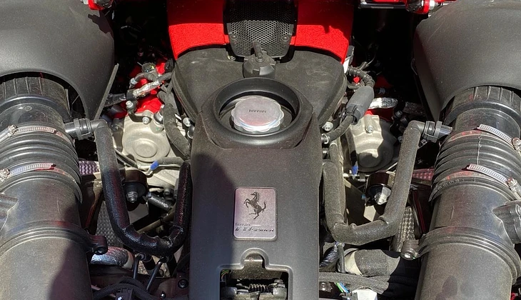 location-FERRARI-Bruges-roadstr