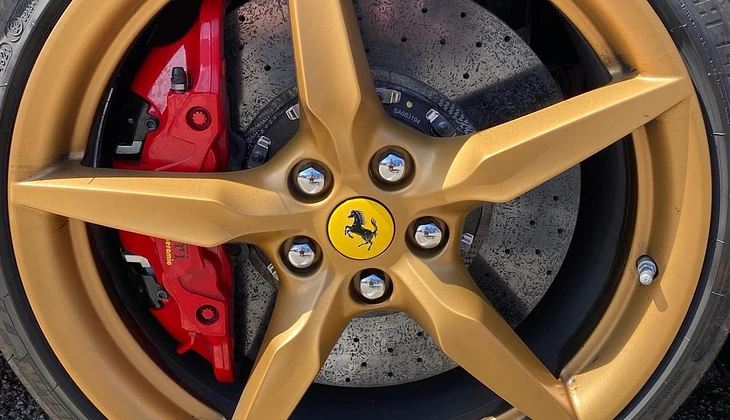 location-FERRARI-Bruges-roadstr