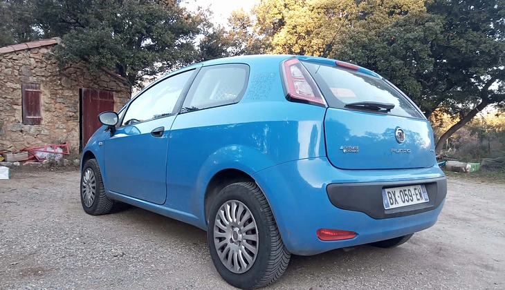location-FIAT-Lourmarin-roadstr