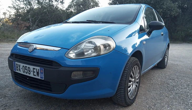 location-FIAT-Lourmarin-roadstr