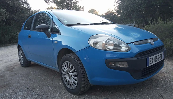 location-FIAT-Lourmarin-roadstr