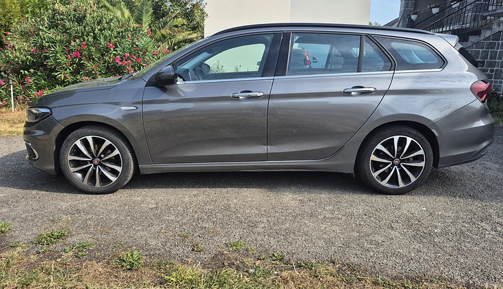 location-FIAT-Chartres-de-Bretagne-roadstr