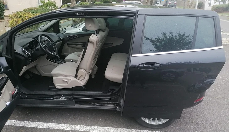 location-FORD-Saint-Malo-roadstr