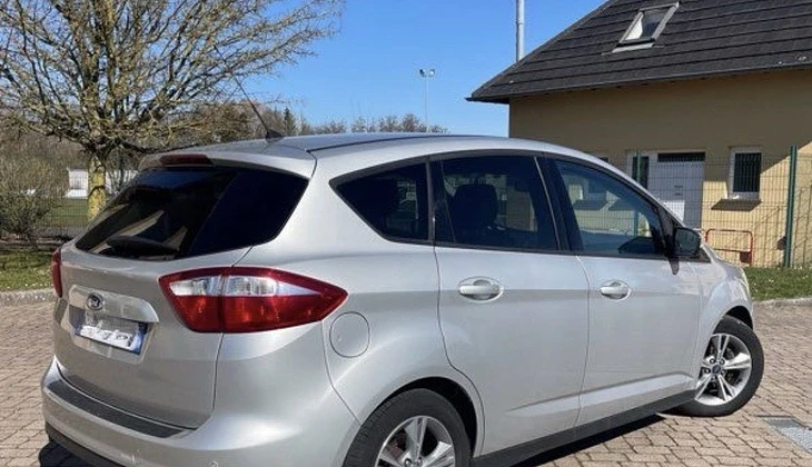 location-FORD-Ajaccio-roadstr