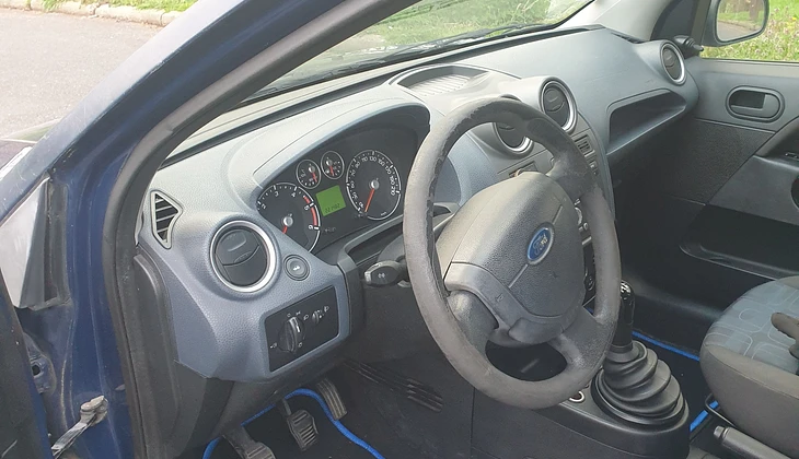 location-FORD-Clermont-Ferrand-roadstr