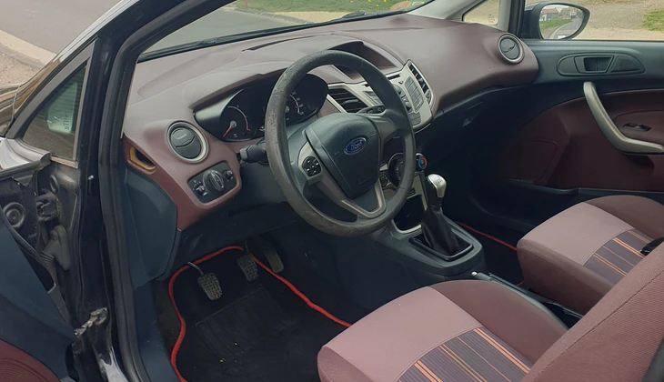 location-FORD-Clermont-Ferrand-roadstr