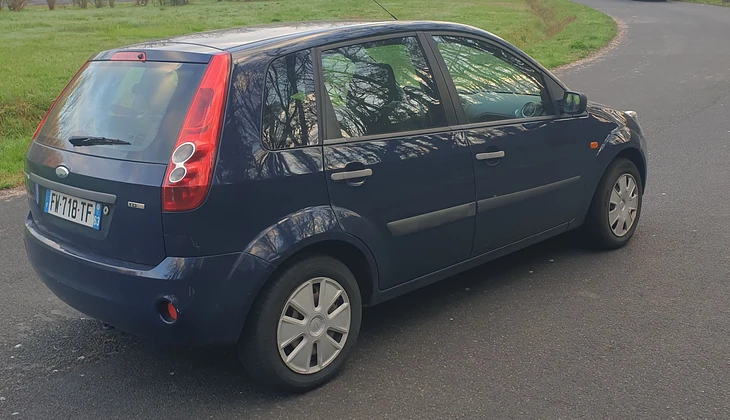 location-FORD-Clermont-Ferrand-roadstr