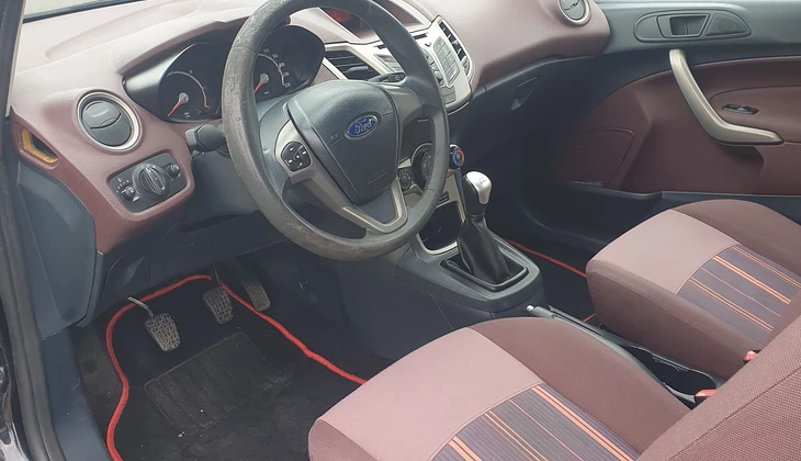 location-FORD-Clermont-Ferrand-roadstr