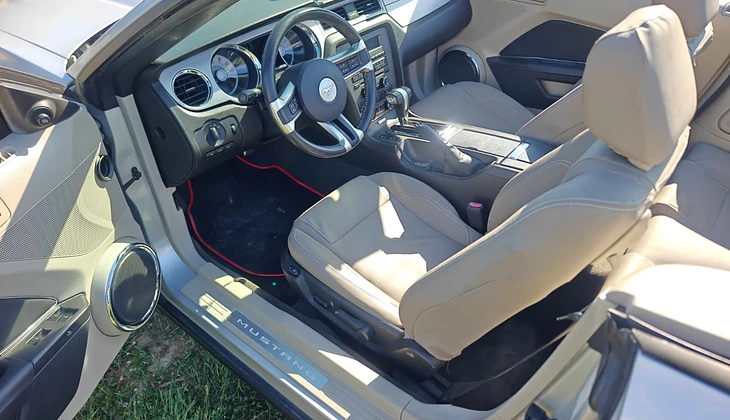 location-FORD-Cuges-les-Pins-roadstr