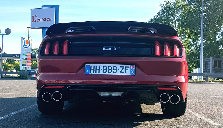 location-FORD-Vienne-en-Arthies-roadstr