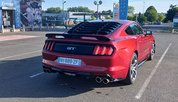 location-FORD-Vienne-en-Arthies-roadstr