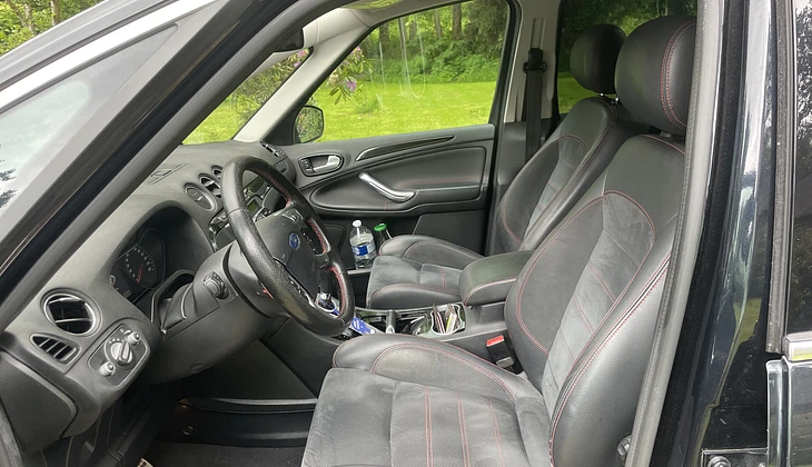 location-FORD-Saint-Sauveur-de-Montagut-roadstr