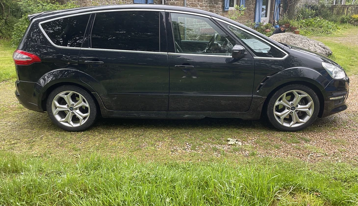 location-FORD-Saint-Sauveur-de-Montagut-roadstr