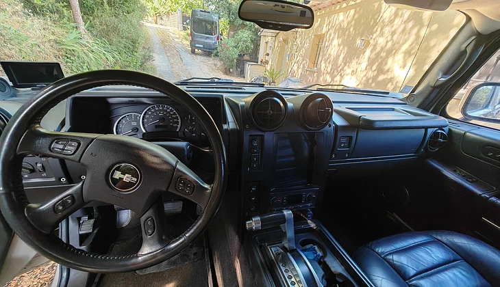location-HUMMER-Nice-roadstr