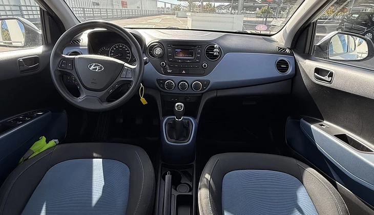 location-HYUNDAI-Bordeaux-roadstr
