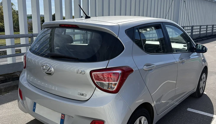 location-HYUNDAI-Bordeaux-roadstr