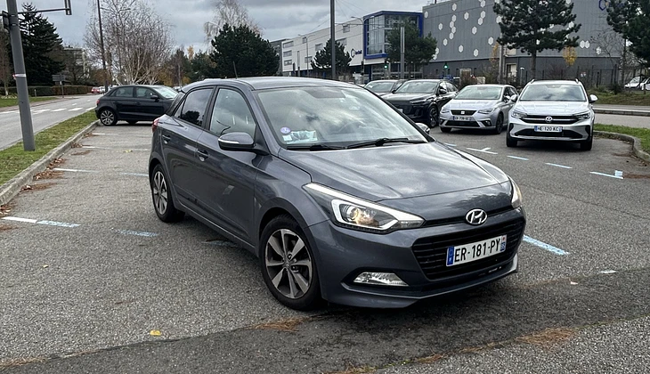 location-HYUNDAI-Vélizy-Villacoublay-roadstr