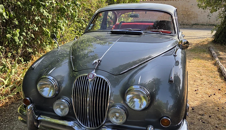 location-JAGUAR-Poitiers-roadstr