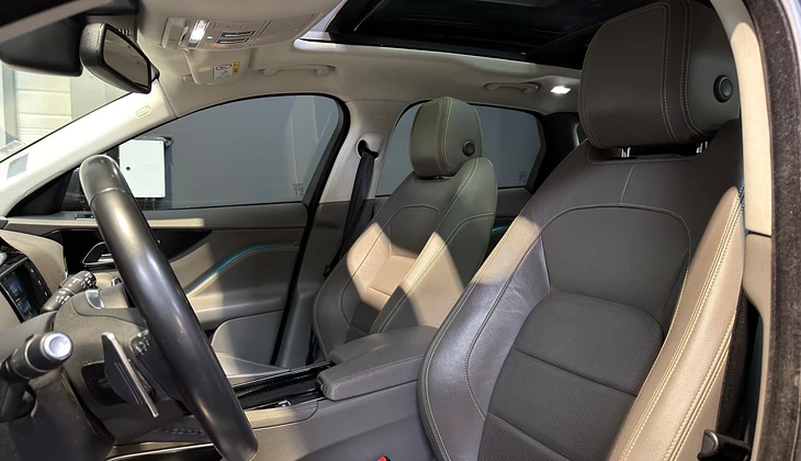 location-JAGUAR-Saint-Grégoire-roadstr