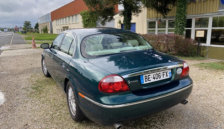 location-JAGUAR-La Celle-Saint-Cloud-roadstr