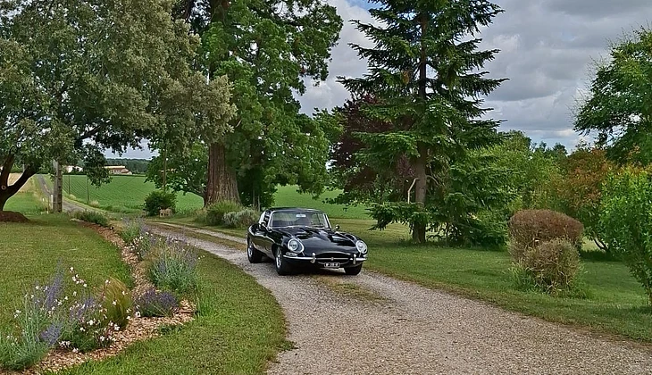location-JAGUAR-Saint-Germain-en-Laye-roadstr