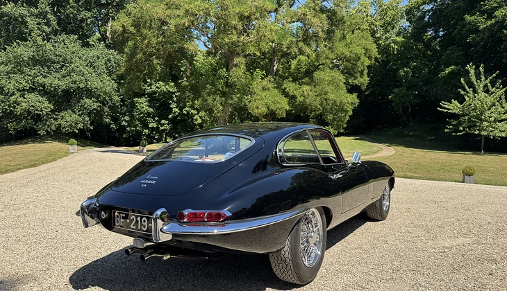location-JAGUAR-Courbevoie-roadstr