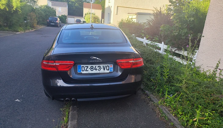 location-JAGUAR-Éragny-roadstr