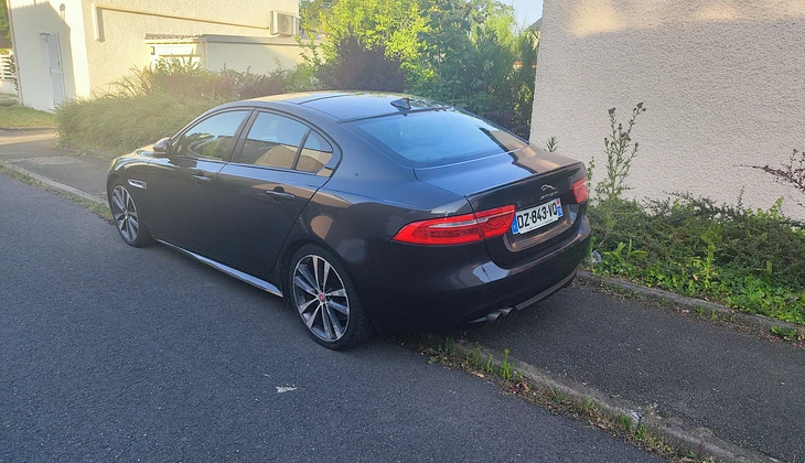 location-JAGUAR-Éragny-roadstr