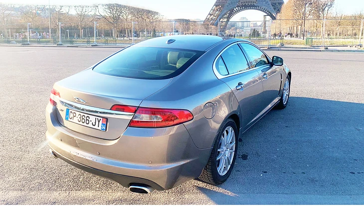 location-JAGUAR-Paris-roadstr