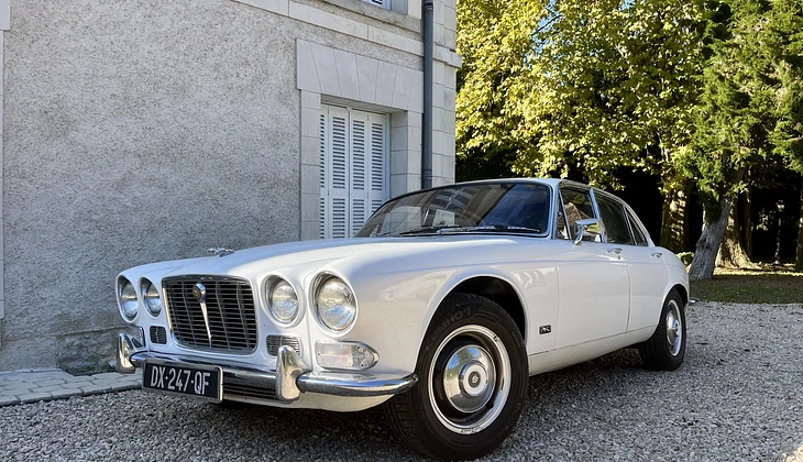 location-JAGUAR-Amboise-roadstr