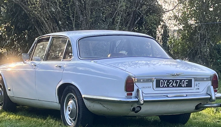 location-JAGUAR-Amboise-roadstr