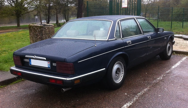 location-JAGUAR-Grenoble-roadstr
