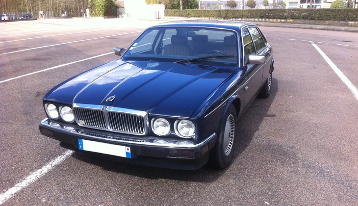 location-JAGUAR-Grenoble-roadstr