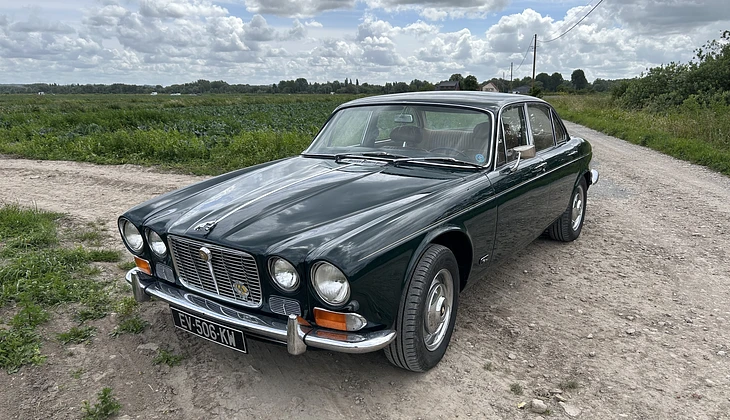 location-JAGUAR-Hazebrouck-roadstr