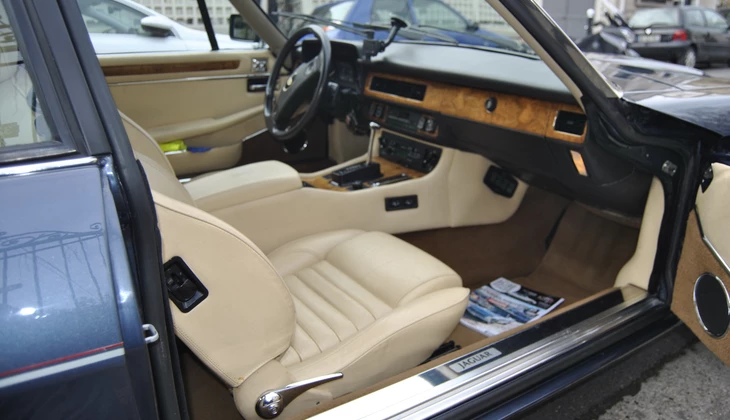 location-JAGUAR-Asnières-sur-Seine-roadstr