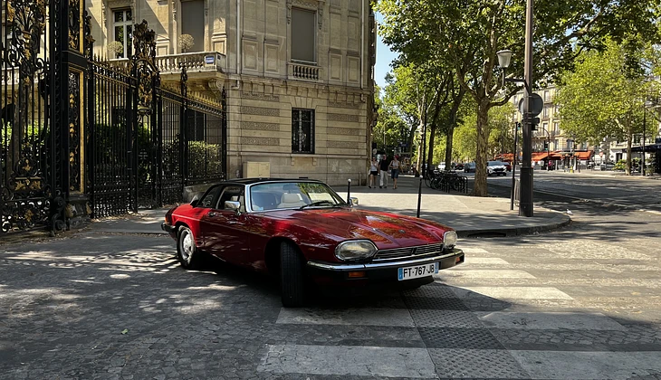 location-JAGUAR-Courbevoie-roadstr
