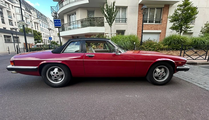 location-JAGUAR-Courbevoie-roadstr