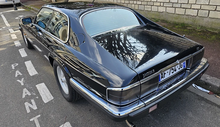 location-JAGUAR-Paris-roadstr