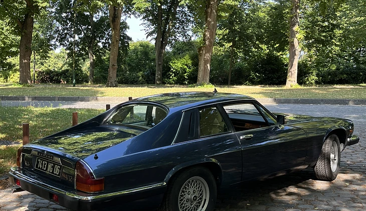 location-JAGUAR-Sèvres-roadstr