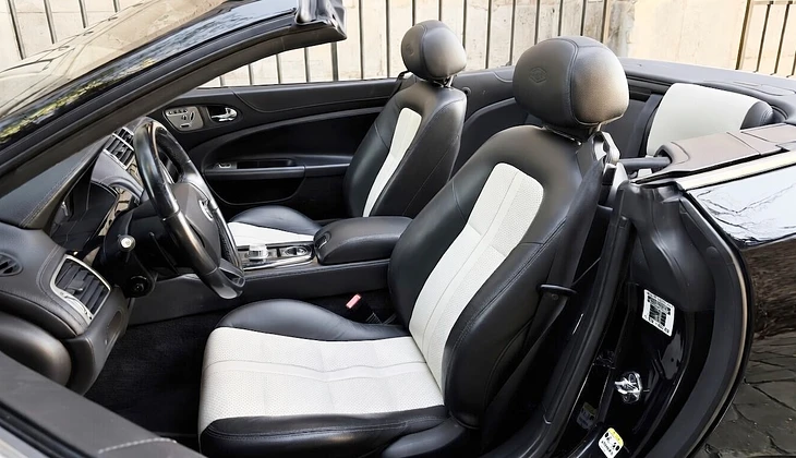 location-JAGUAR-Paris-roadstr