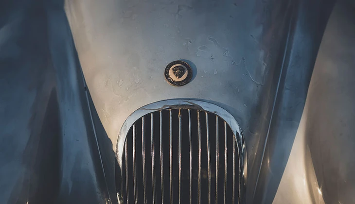 location-JAGUAR-Paris-roadstr