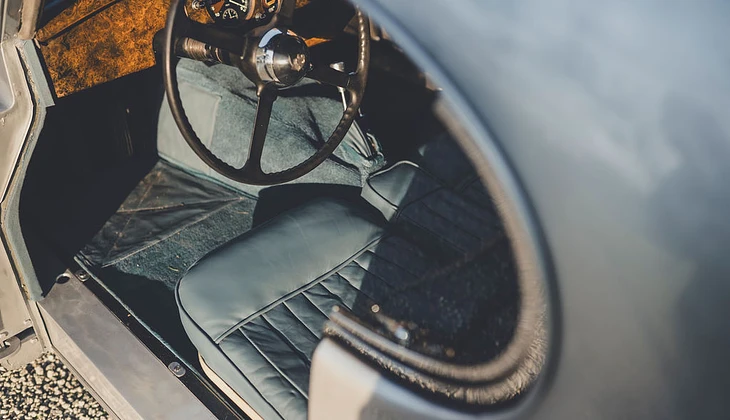 location-JAGUAR-Paris-roadstr