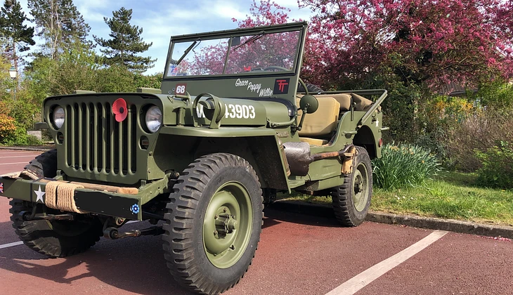 location-JEEP-La Chapelle-Longueville-roadstr
