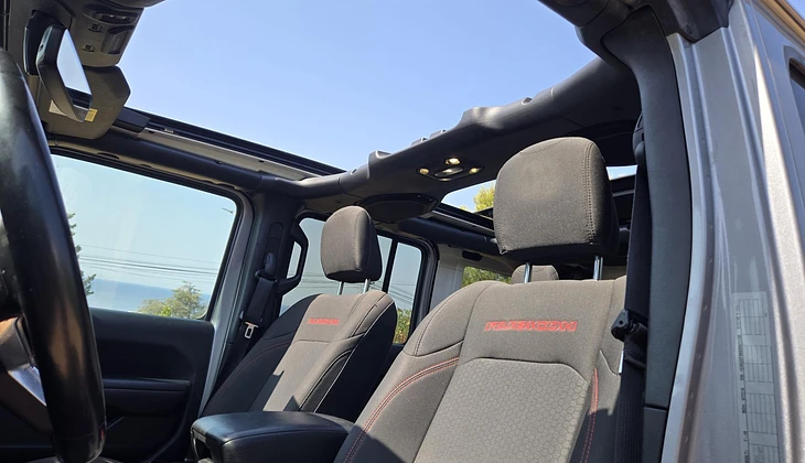 location-JEEP-Carqueiranne-roadstr