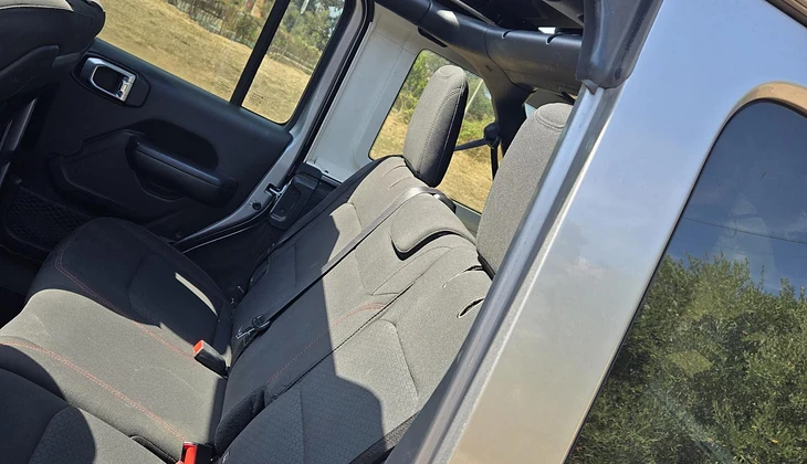 location-JEEP-Carqueiranne-roadstr